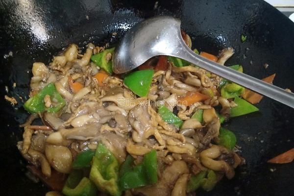 鸡丝炒杂蔬鲜蘑的做法图解7