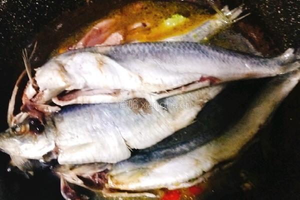 红烧沙丁鱼的做法图解3