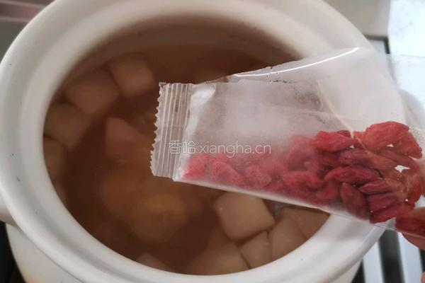 马蹄莲子百合雪梨糖水的做法图解7