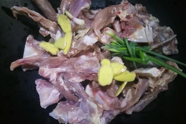 麻辣鸭锁骨的做法图解2