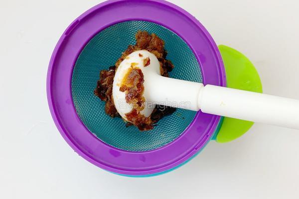 7个月宝宝辅食：红枣蛋黄泥的做法图解2