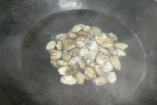 爆炒花甲的做法图解2