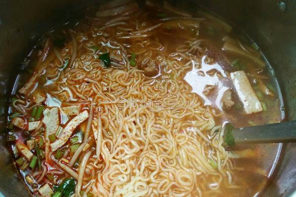 香辣豆芽肉片面的做法图解11