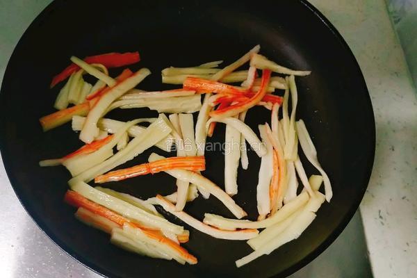 简约不简单的蟹棒滑蛋的做法图解3