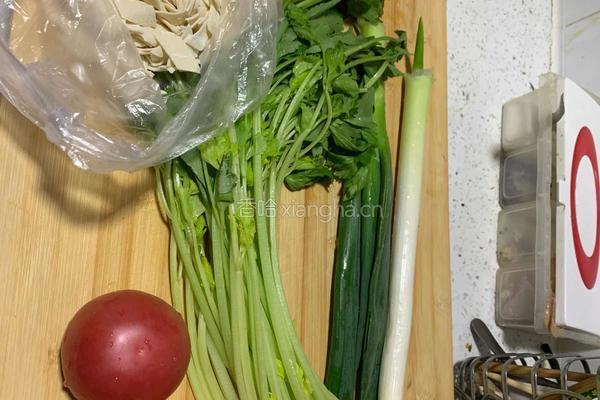 西红柿鸡蛋汤饭的做法图解1
