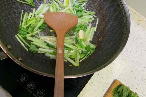 芹菜炒牛肉的做法图解4