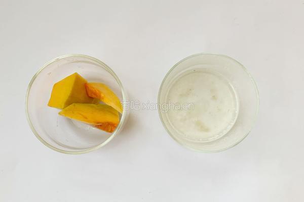 7个月加宝宝辅食：鸡汤南瓜米糊的做法图解1