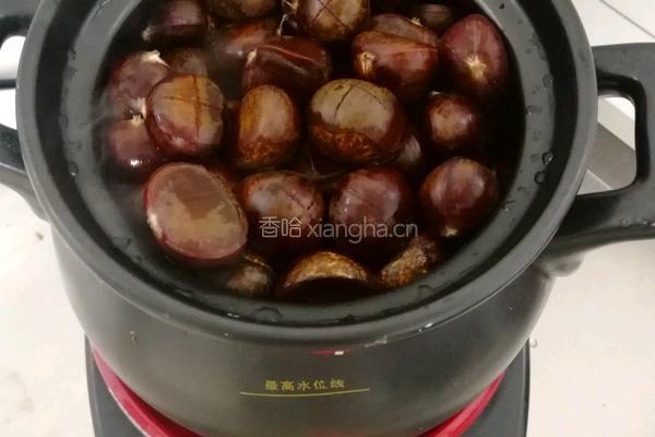 红糖迁西板栗的做法图解3