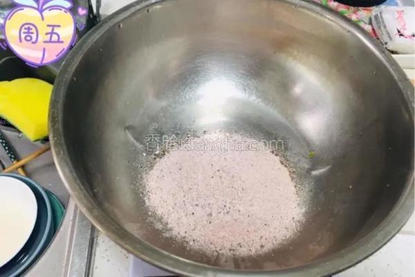 脆皮炸鸡肉和猪肉小肠的做法图解7