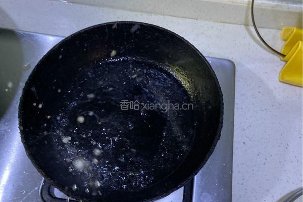 （粤式）清蒸鲈鱼的做法图解4