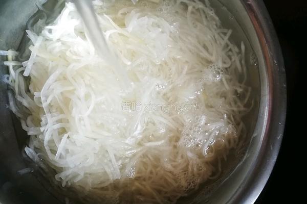 酱香萝卜丝的做法图解3
