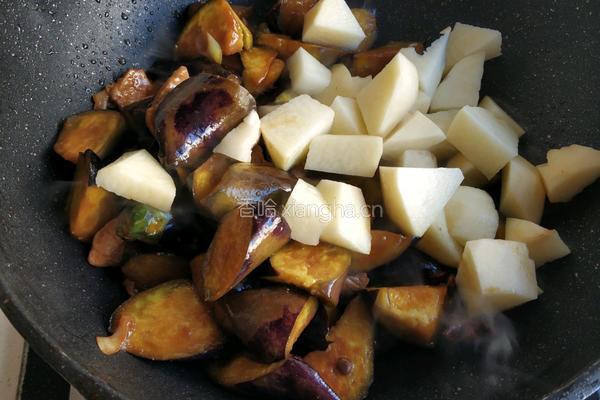 茄子炖土豆的做法图解10