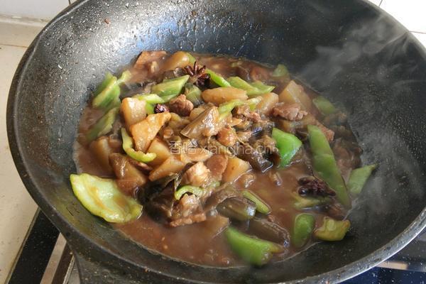 茄子炖土豆的做法图解13