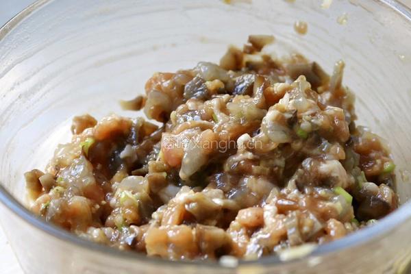 海参鲜虾肉馄饨的做法图解7