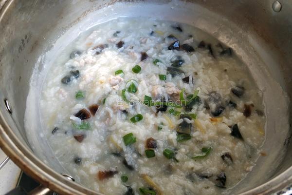 皮蛋瘦肉粥的做法图解13
