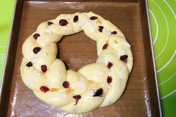 冬季—圣诞花环面包的做法图解18