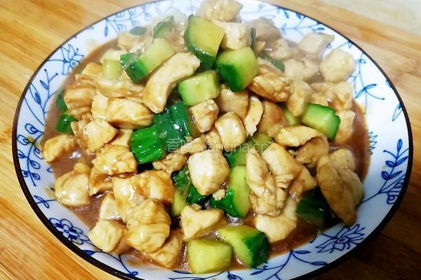 黄瓜鸡丁