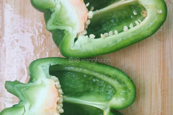 甜椒炒肉的做法图解2