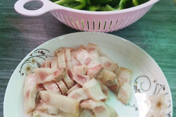 甜椒炒肉的做法图解3