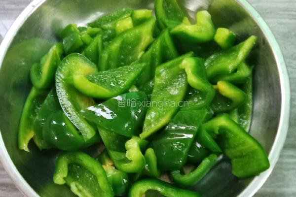 甜椒炒肉的做法图解5