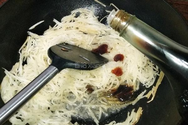 蒜苗炒萝卜丝的做法图解9