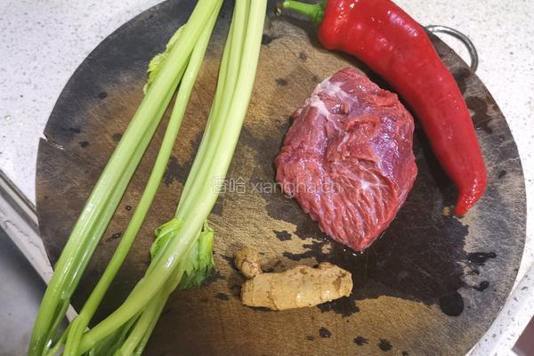 炒牛肉的做法图解1