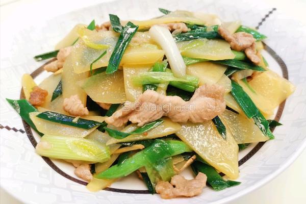 蒜苗土豆炒肉片