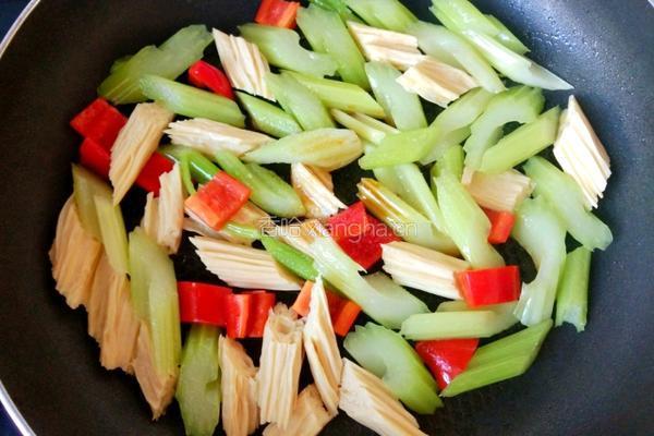 芹菜炒腐竹的做法图解7