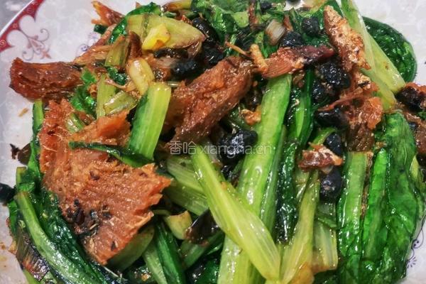豆豉鲮鱼油麦菜的做法图解5