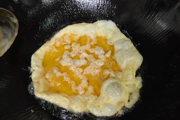 西红柿炒鸡蛋的做法图解2