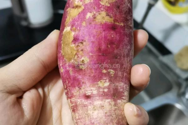 微波炉烤红薯的做法图解1