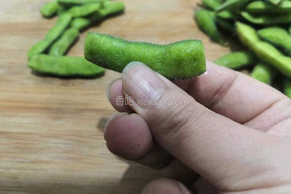 香辣毛豆的做法图解3