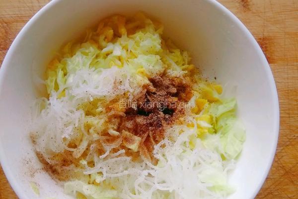 包菜粉丝鸡蛋盒子的做法图解4