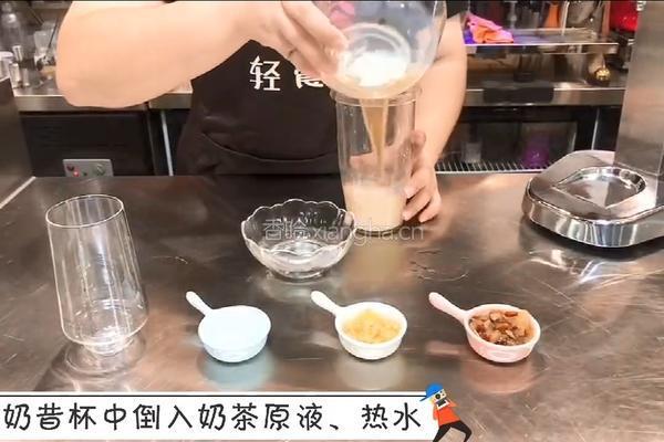 养生热饮｜银耳蹄子奶茶的做法图解1