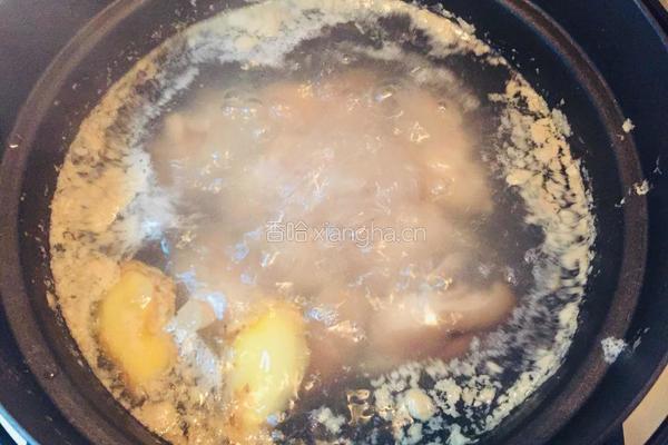 电饭煲猪蹄的做法图解2