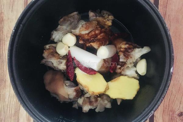 电饭煲猪蹄的做法图解3