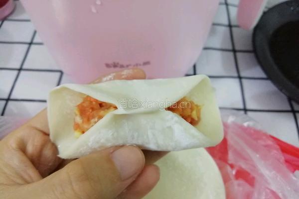 胡萝卜玉米猪肉饺的做法图解7