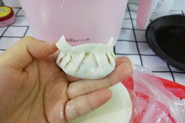 胡萝卜玉米猪肉饺的做法图解10
