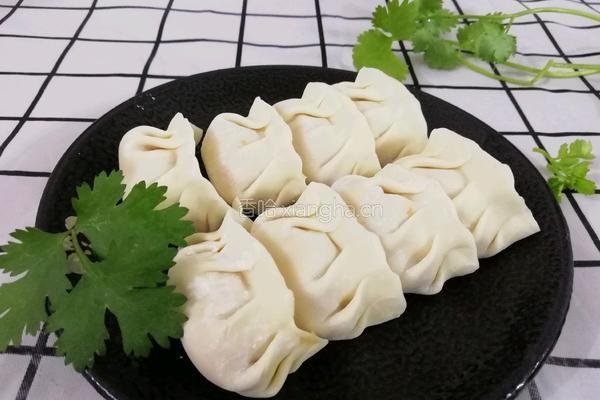 胡萝卜玉米猪肉饺的做法图解12