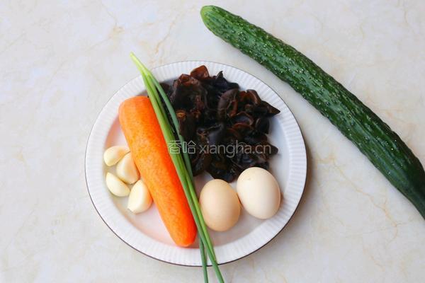 低脂低卡的黄瓜木耳炒鸡蛋的做法图解1