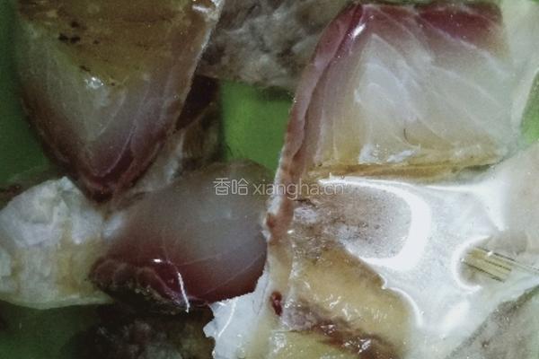 香煎草鱼块的做法图解3
