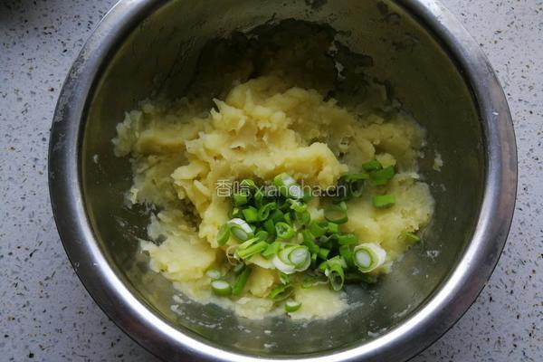 饺子皮土豆饼的做法图解8