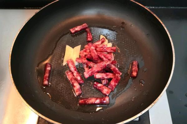 蒜苗炒腊肠的做法图解8