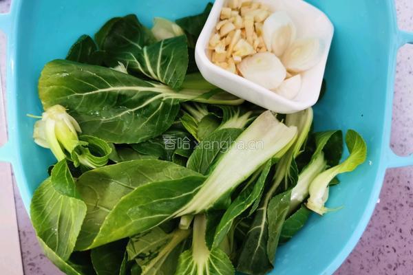 炝炒小青菜的做法图解1
