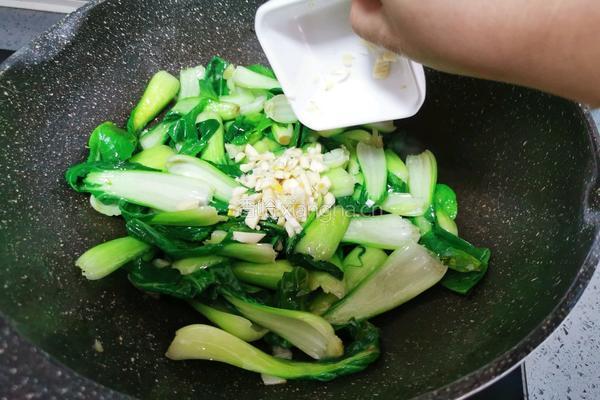 炝炒小青菜的做法图解6
