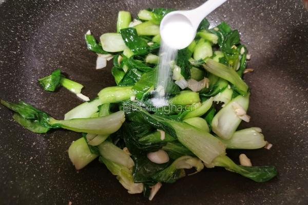 炝炒小青菜的做法图解7