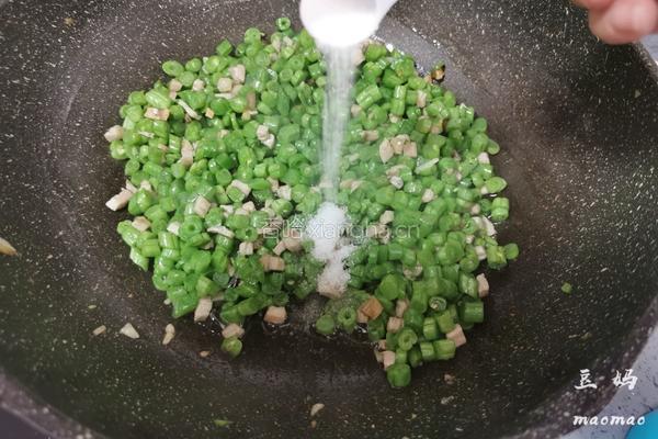 肉丁炒豇豆的做法图解9