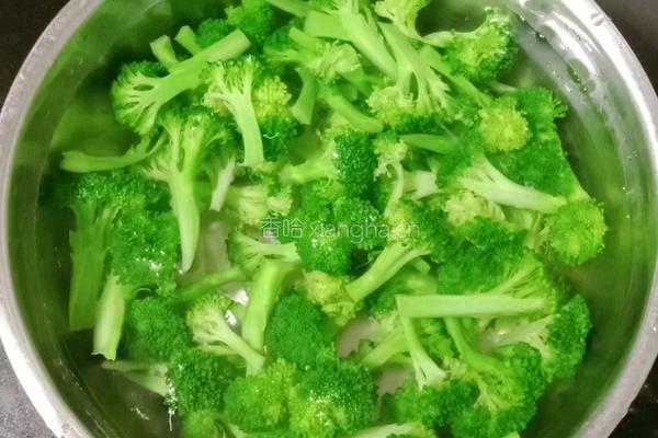 火腿鸡蛋炒芝士面的做法图解3