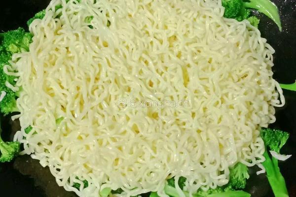 火腿鸡蛋炒芝士面的做法图解16