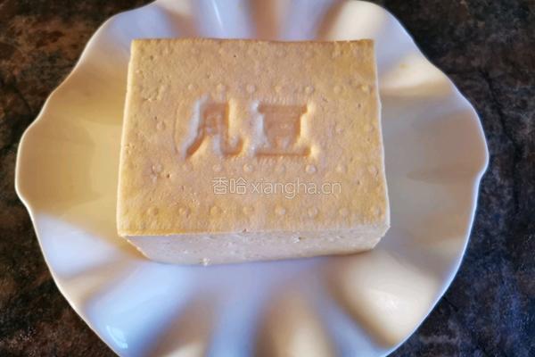 籽虾炖豆腐的做法图解1
